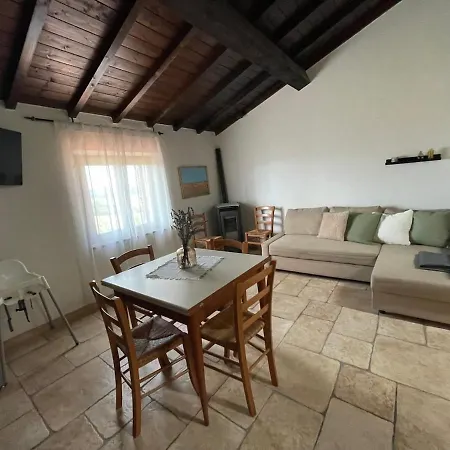 Apartament Casale Poggio Rena Miele *
